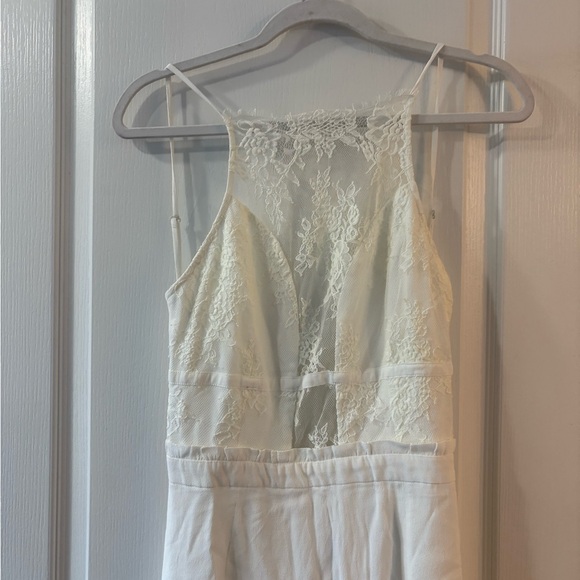 Elegant White Lace backless dress